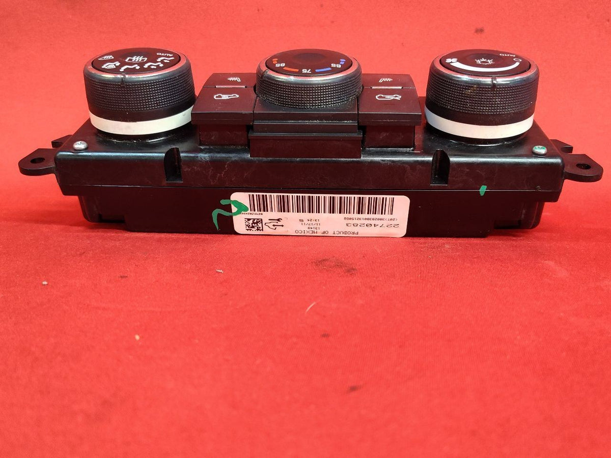2012-2015 Chevrolet Captiva Sport HVAC Climate Control w/ Auto + Heated Seats