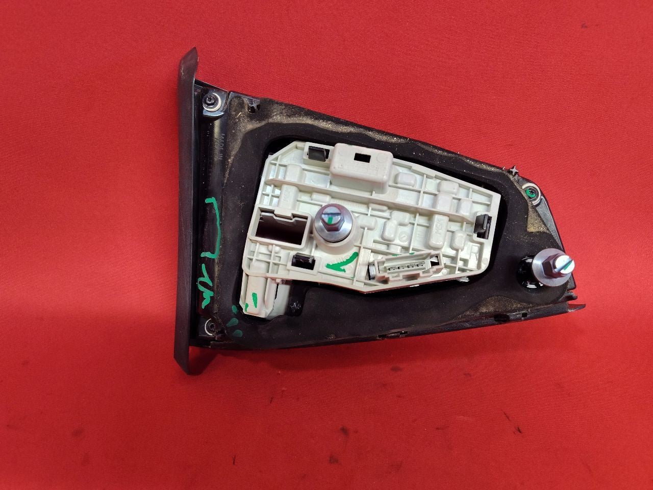 2015 VW Volkswagen Jetta RIGHT PASSENGER Inner Hatch Tail Light Lamp Standard