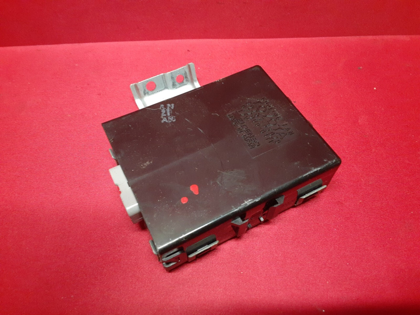 1992 1993 Lexus ES300 / Toyota Camry Cooling Fan Control Module 8925733020