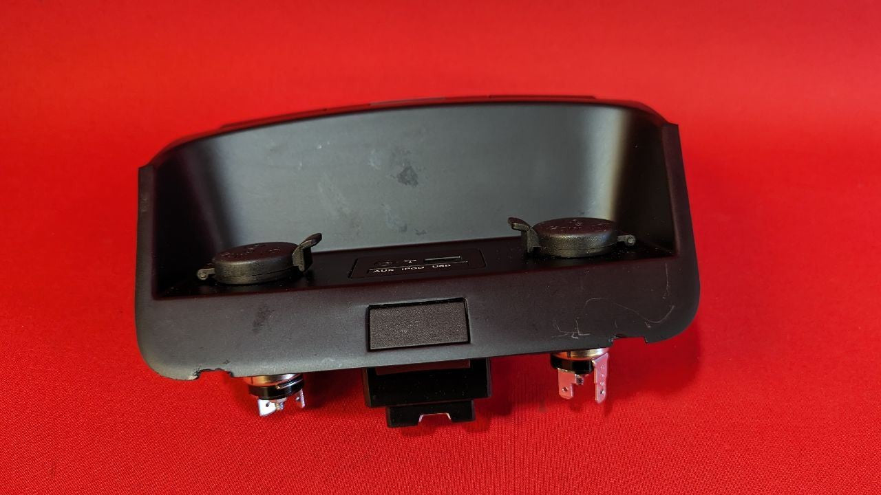 2011 Kia Sorento Center Dash Auxiliary USB Port Dual 12v Plug Trim Bezel Black