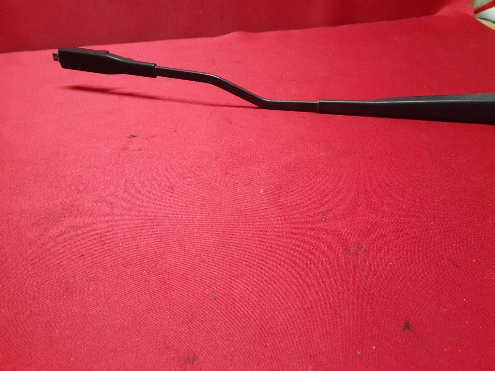 2010 - 2019 Lincoln MKT RIGHT PASSENGER  Side Wiper Arm  AE9Z-17526-A