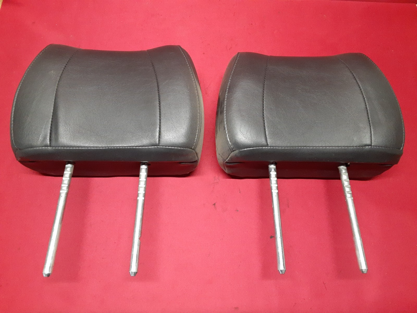 2003 - 2004 Jeep Grand Cherokee WJ Front Head Rest Set Black leather XZ841DVAA