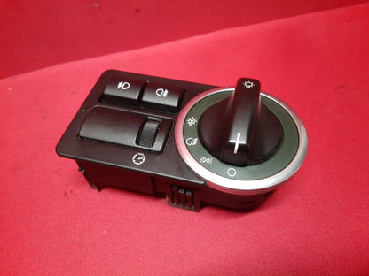 2003 - 2006 Range Rover HSE Headlight Switch w/ Auto Lamps YUD500880PUY