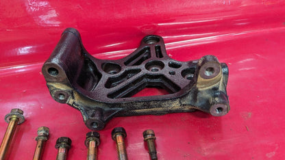 96-00 Nissan Pathfinder 97-00 Infiniti QX4 3.3L V6 Alternator Bracket w/ Bolts