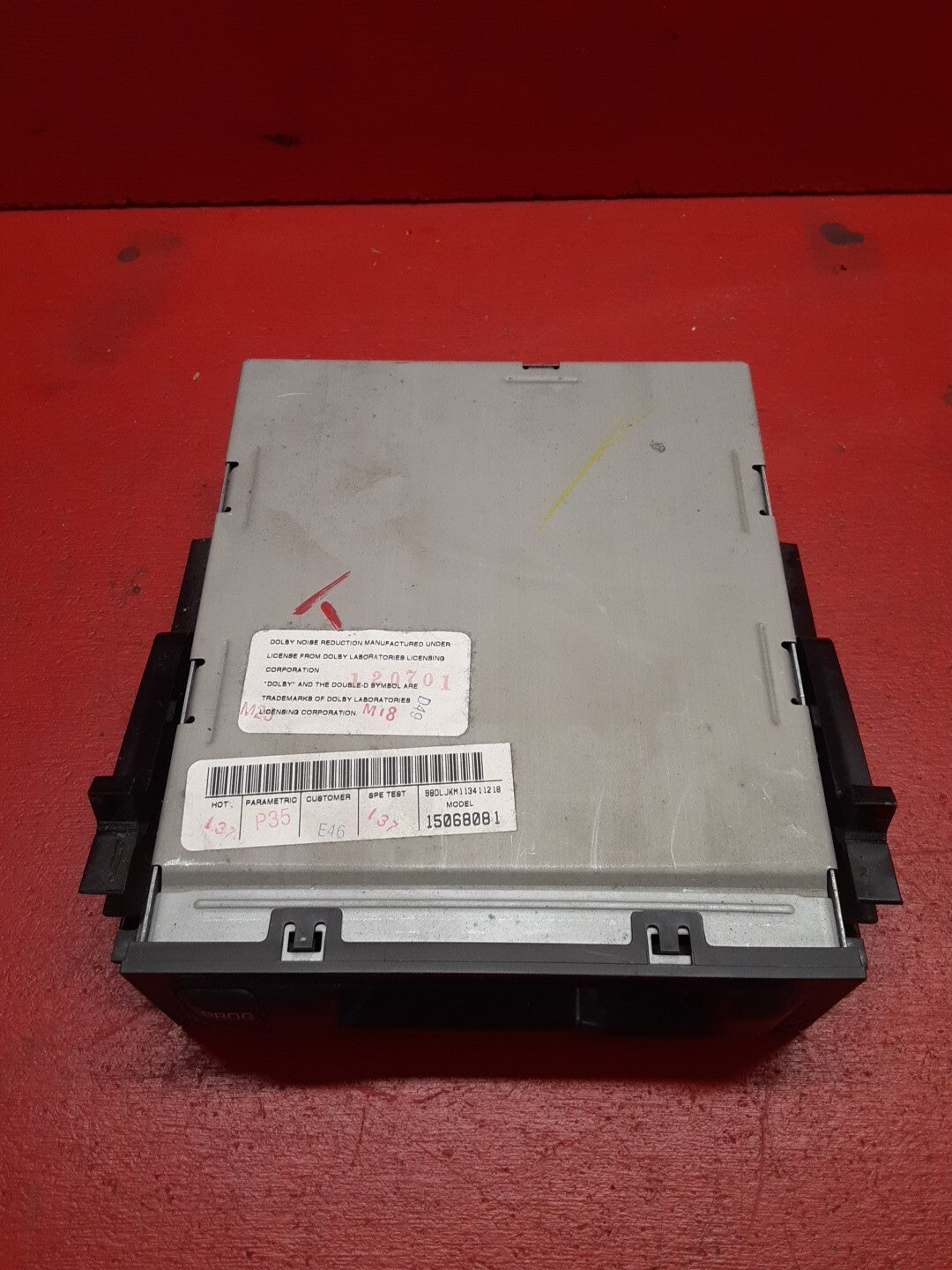 2002 Chevrolet Suburban Player Assembly Cassette Tape 15068081