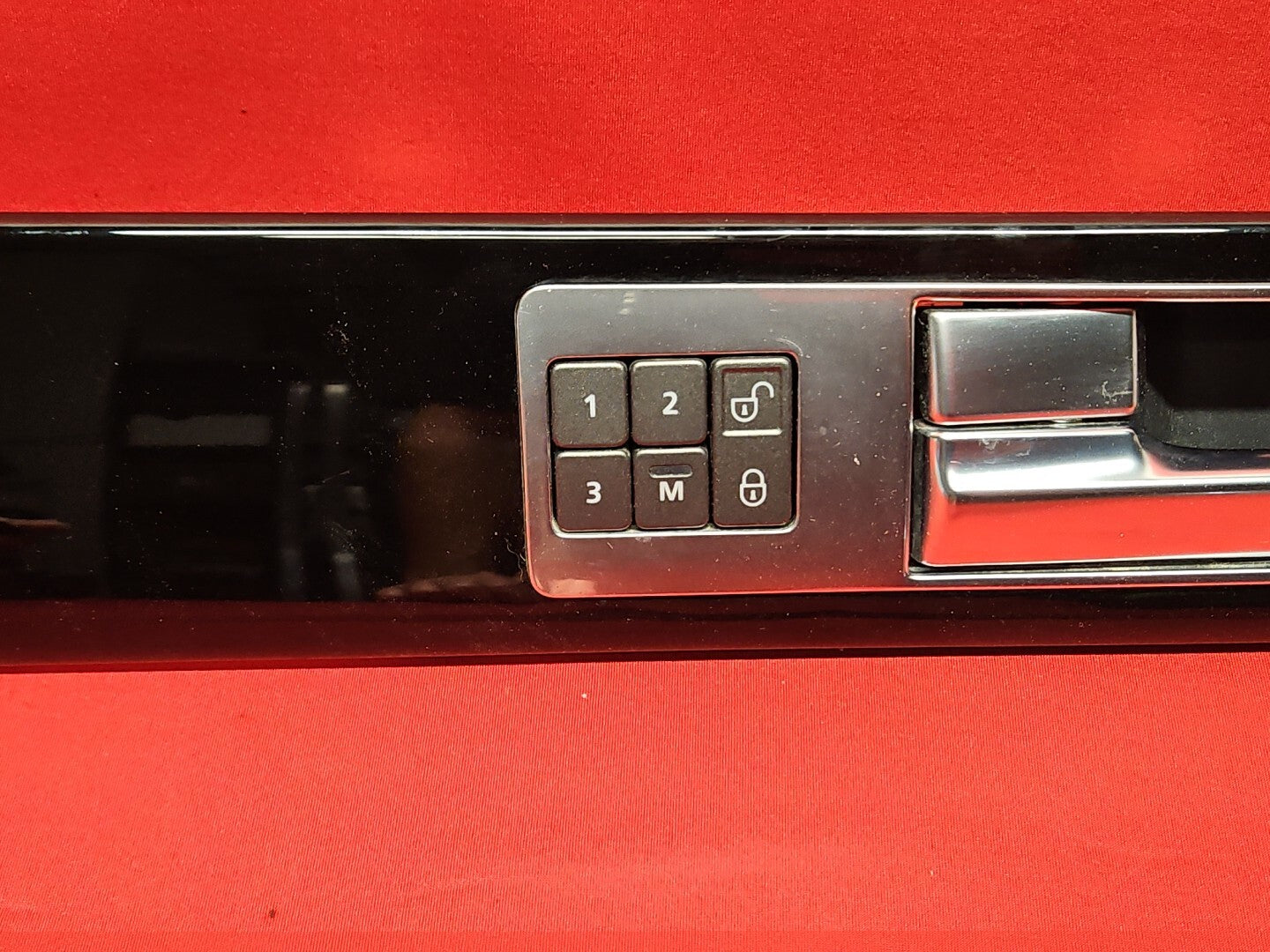 2010 - 2013 Range Rover Sport FRONT LEFT DRIVER Interior Door Trim w/ Handle