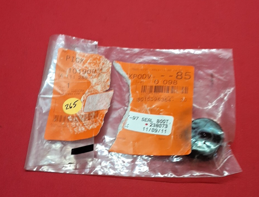 BRAND NEW OEM Mercedes-Benz Lower Gear lever Boot Seal A1112680797
