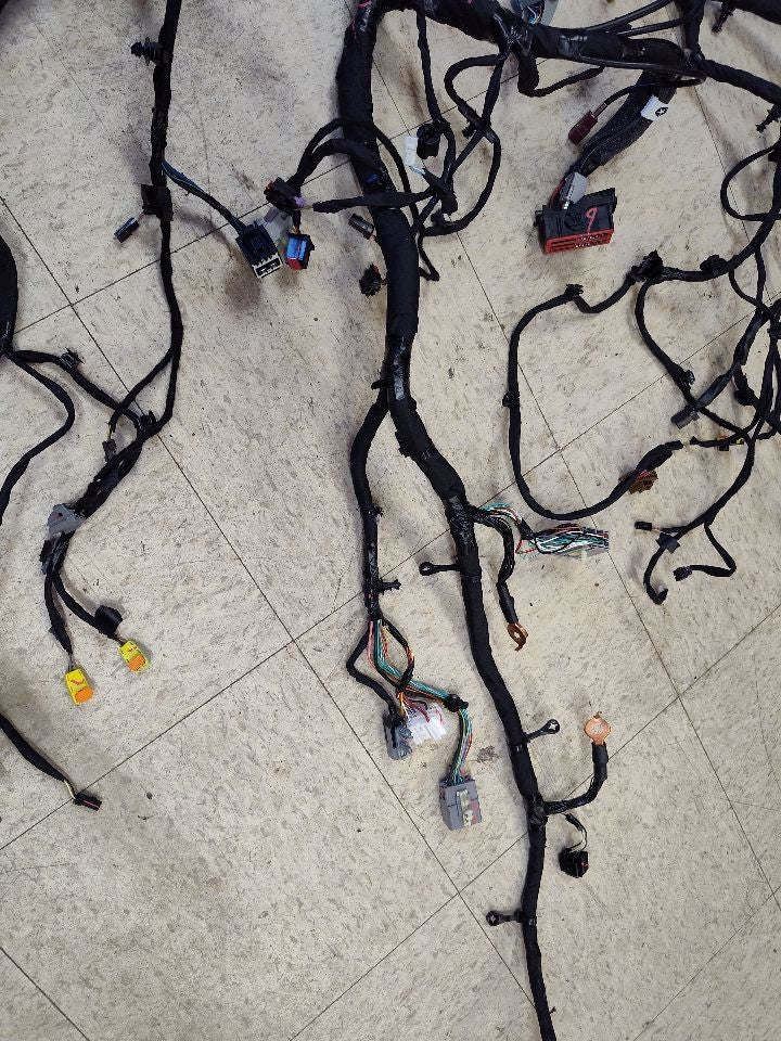2017 Dodge Durango Dash Wiring Harness w/ Beats Sound, Power Tilt, Rear DVD