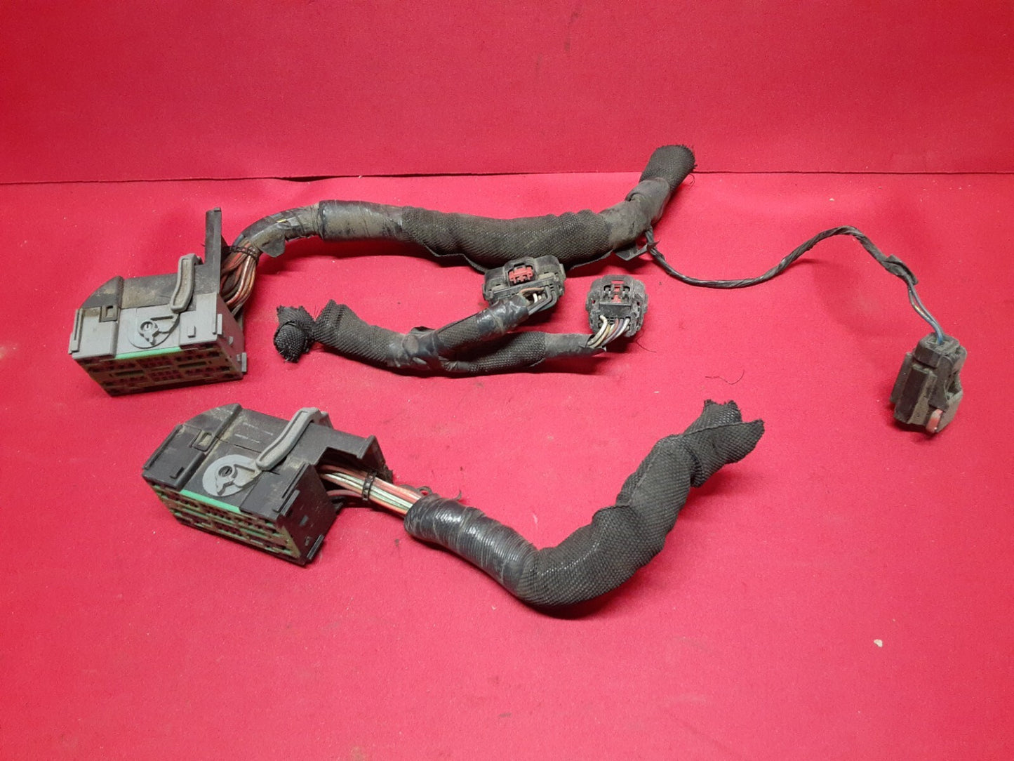 2006 Jeep Grand Cherokee & Commander Power Distribution Box 4692084AB  PIGTAILS