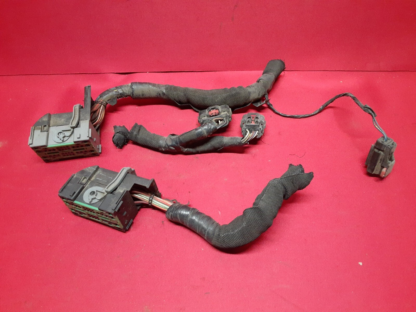 2006 Jeep Grand Cherokee & Commander Power Distribution Box 4692084AB  PIGTAILS