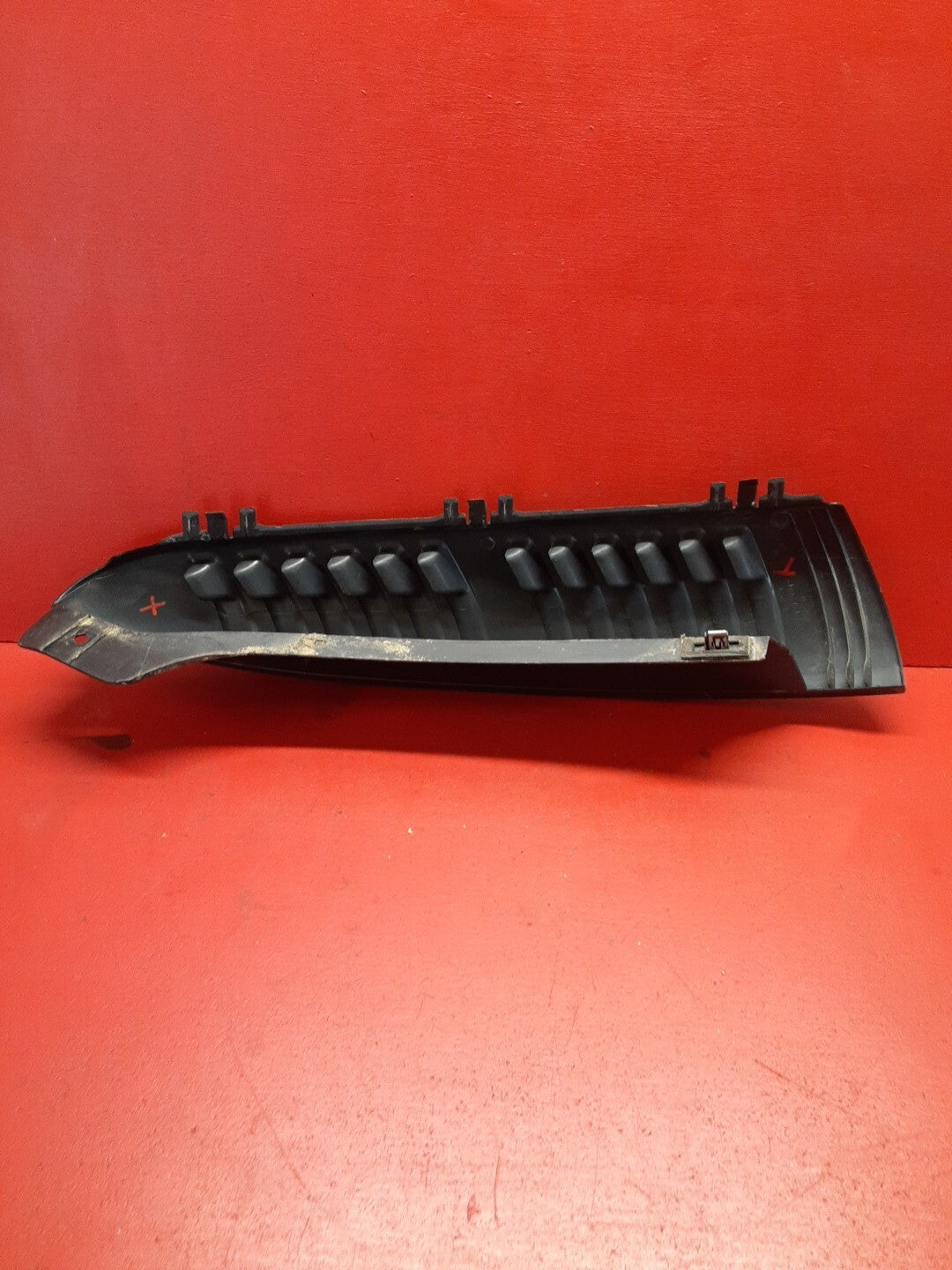 2000-2006 Chevrolet Suburban Left Quarter Panel Upper Applique 15764012