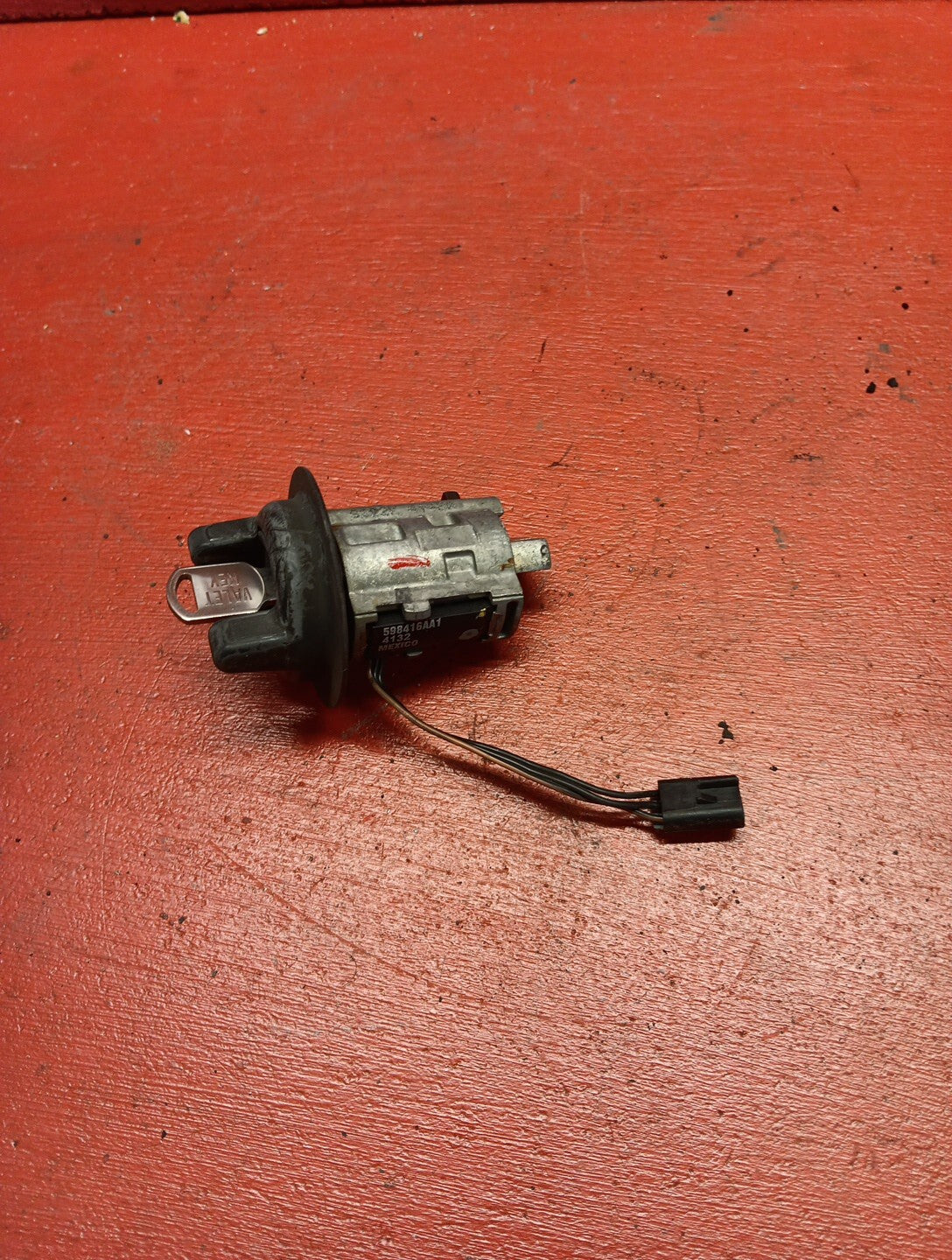 2000-2005 Gm Multi vehicle Ignition Lock Cylinder W/ Key 25832352
