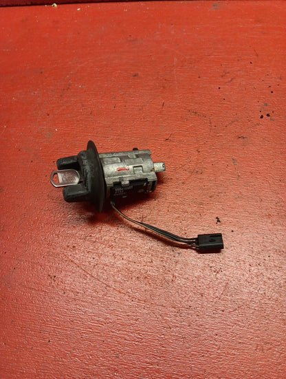 2000-2005 Gm Multi vehicle Ignition Lock Cylinder W/ Key 25832352