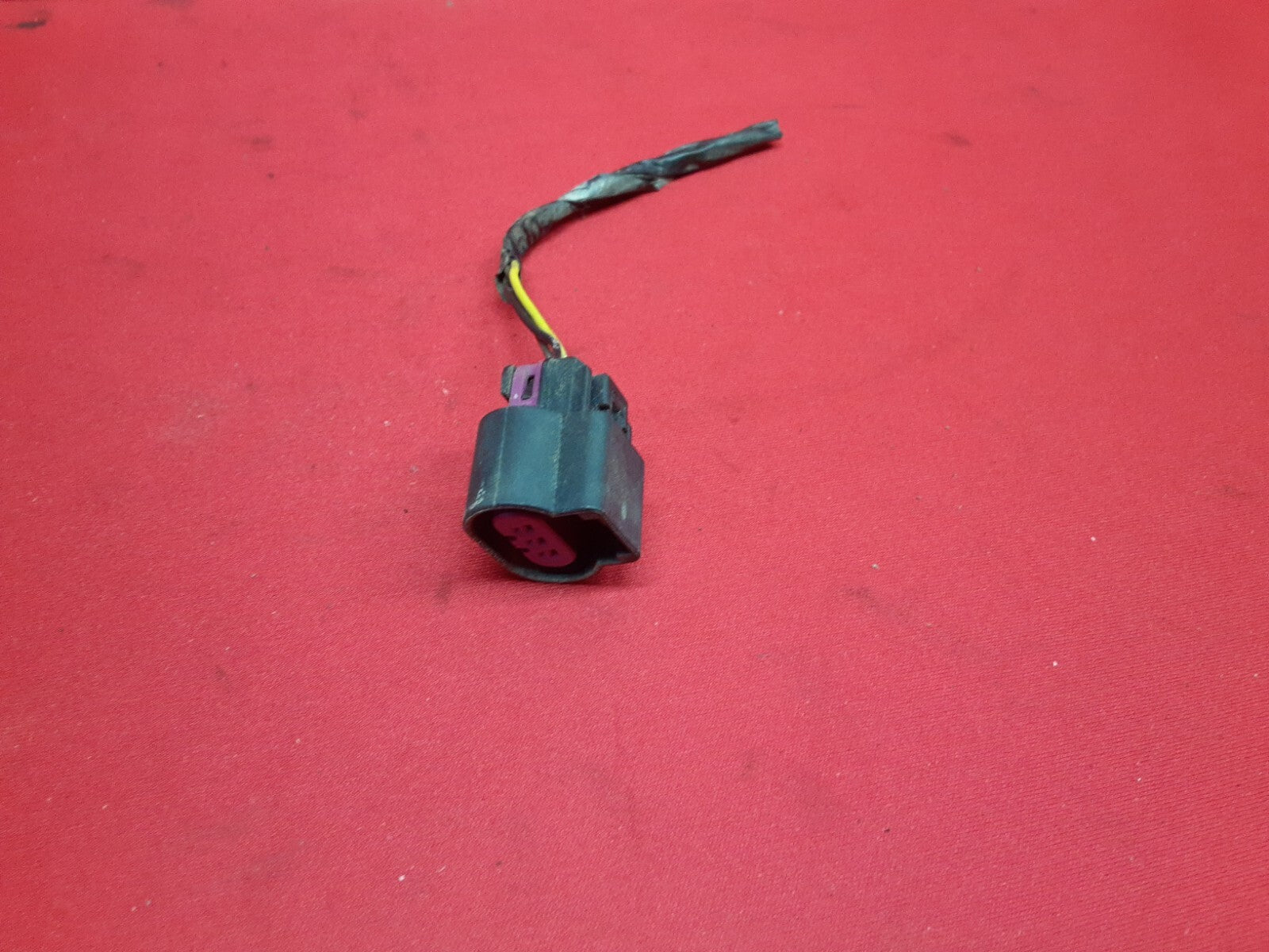 2008 - 2012 Chevy Chevrolet Malibu LEFT OUTER Tail Light Lamp on Body PIGTAIL