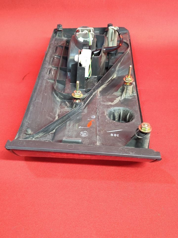 1997-1999 Lexus ES300 RIGHT PASSENGER Deck Trunk Lid Mounted Tail Light Lamp