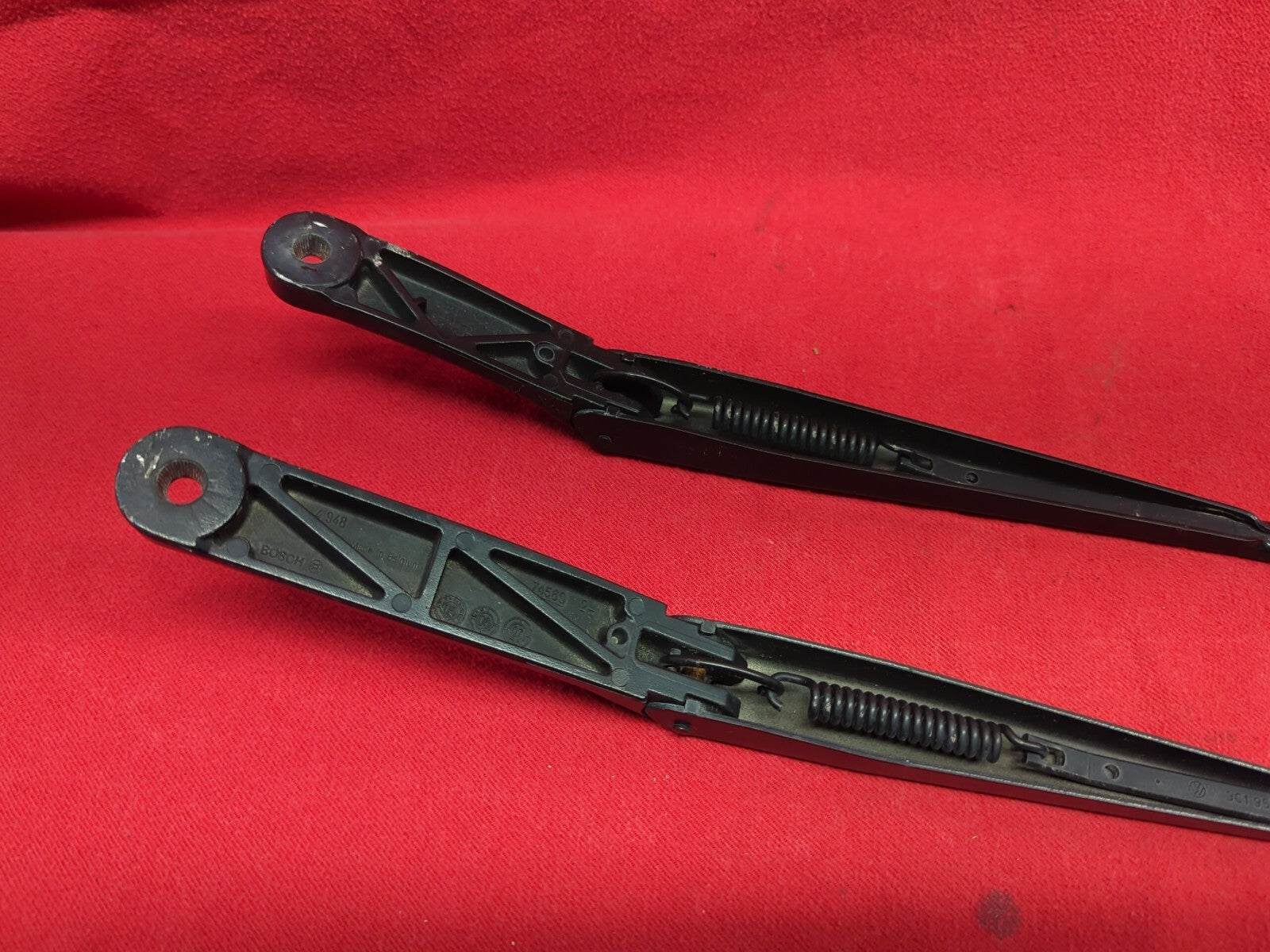 2006 2007 2008 2009 2010 Volkswagen VW Passat Windshield Wiper Arm SET Black