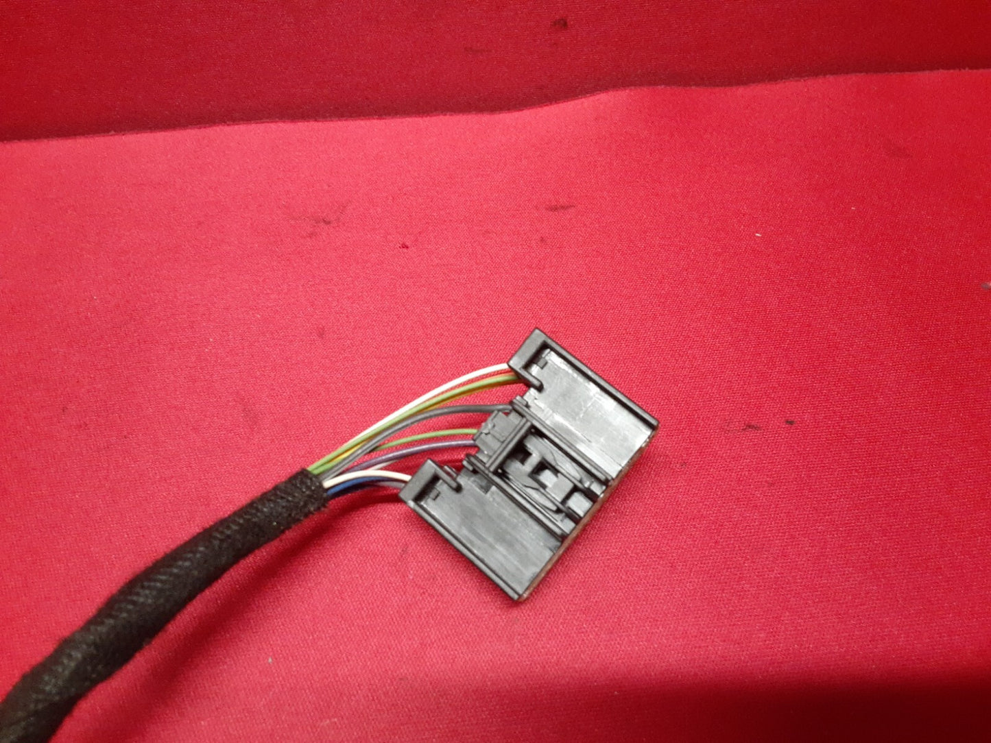 2013 Lincoln MKT Speedometer Instrument Cluster 	DE9Z-10849-AA    PIGTAIL WIRE