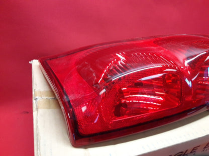 Eagle Eyes GM2801153V Right Passenger Taillight for 2002-2006 Chevy Avalanche