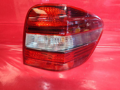 06-08 Mercedes ML-Class RIGHT PASSENGER Outer Tail Light Lamp Type 164