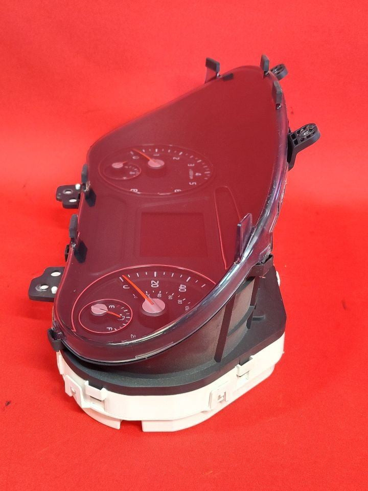 2016-2018 Kia Sorento 3.3L V6 AWD Speedometer Instrument Cluster 94001-C6001