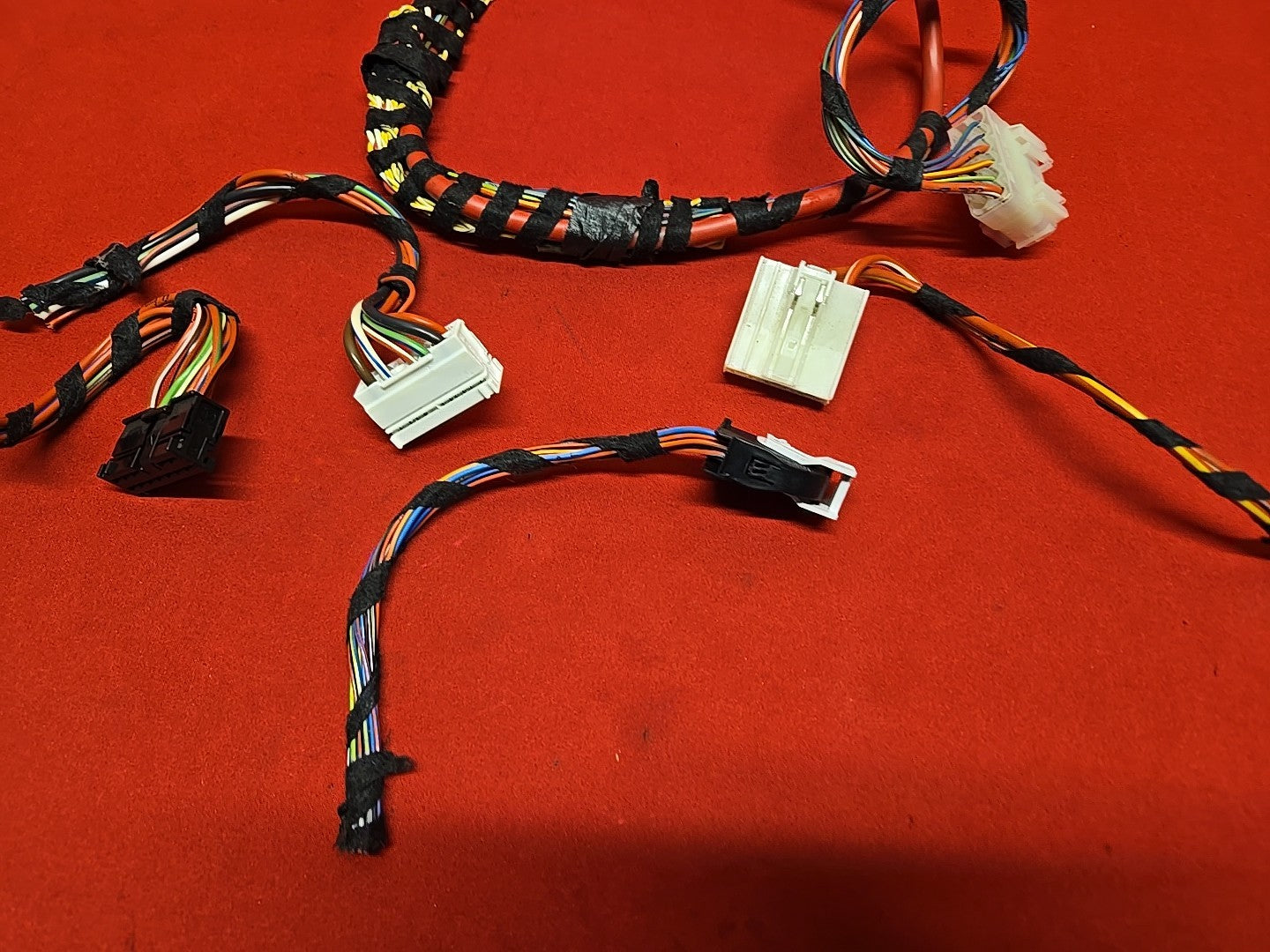 2006 Range Rover V8 Supercharged Interior REAR Quarter Panel Fuse Box - PIGTAILS