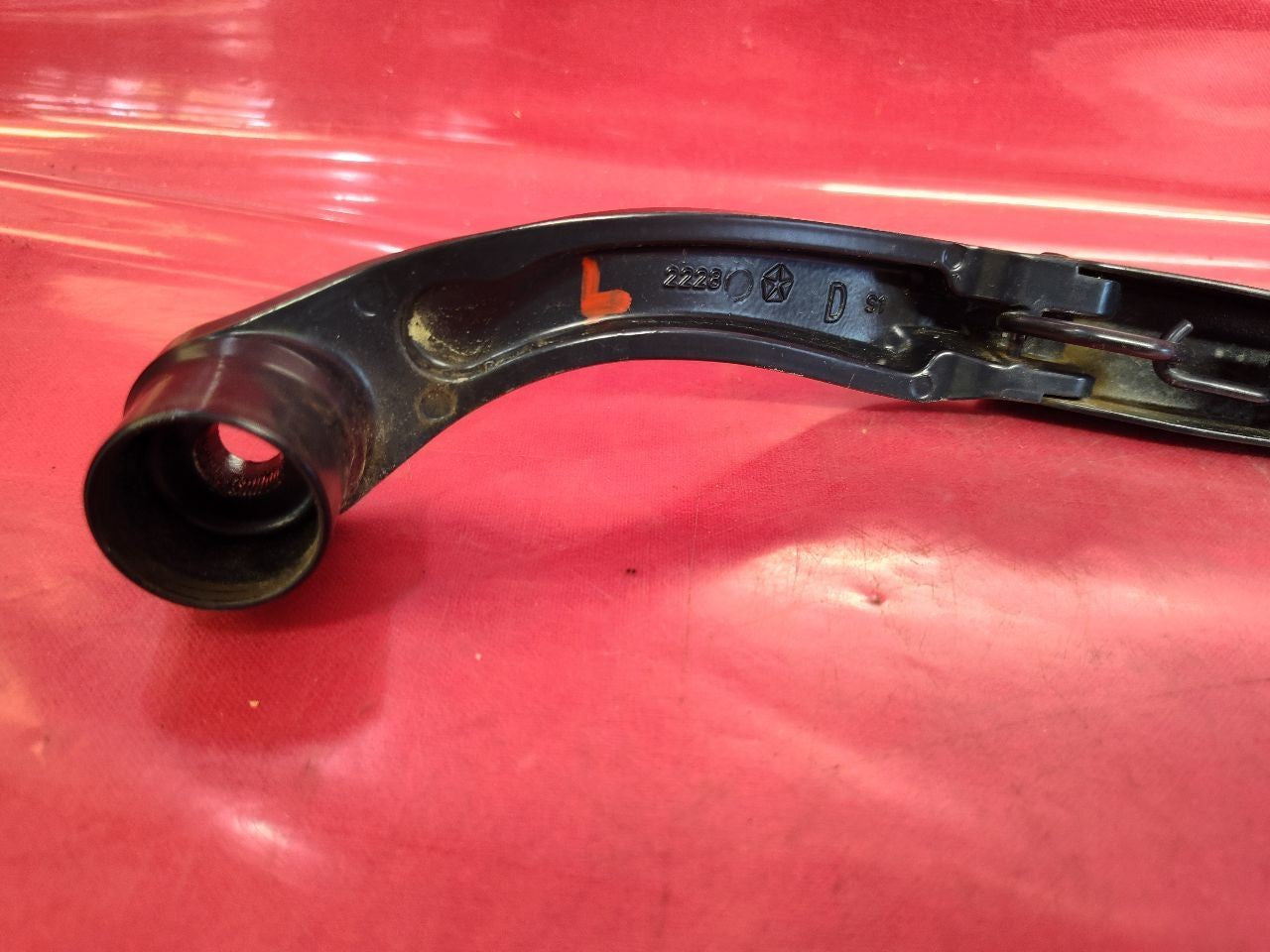 2012 - 2019 Fiat 500 / Fiat 500e Front Windshield Wiper Arms Left Right Set