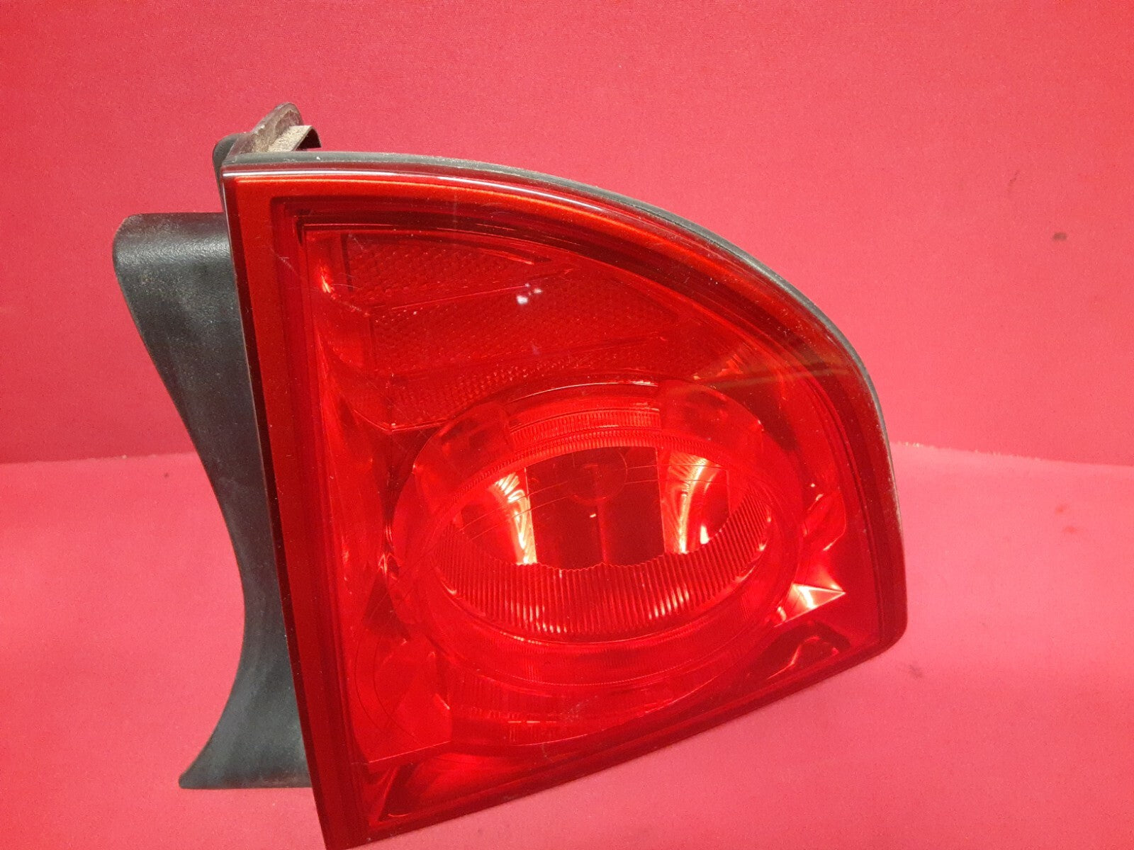 2008 - 2012 Chevy Chevrolet Malibu RIGHT OUTER Tail Light Lamp on Body 20914364