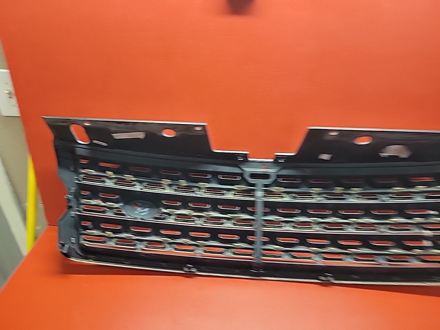 2013-2019 Land Rover Range Rover Front Upper Grille Silver LR077427