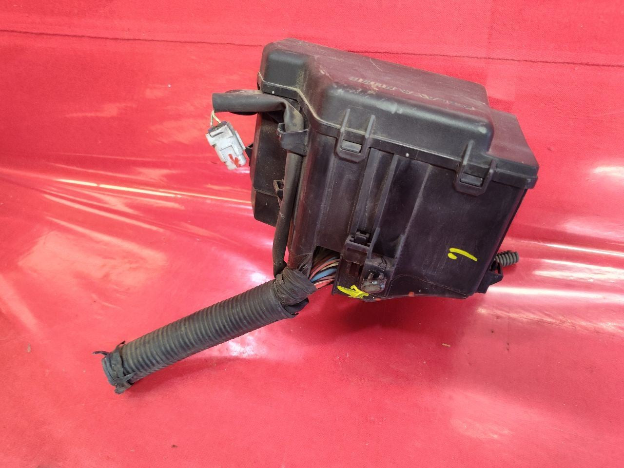 2001-2003 Toyota Prius 1st Gen Engine Bay Fuse Box Junction Block 82721-47010