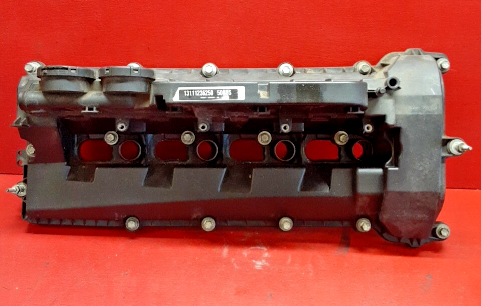 2010-2023 Land Rover Range Rover 5.0L Right Passenger Valve Cover LR113201