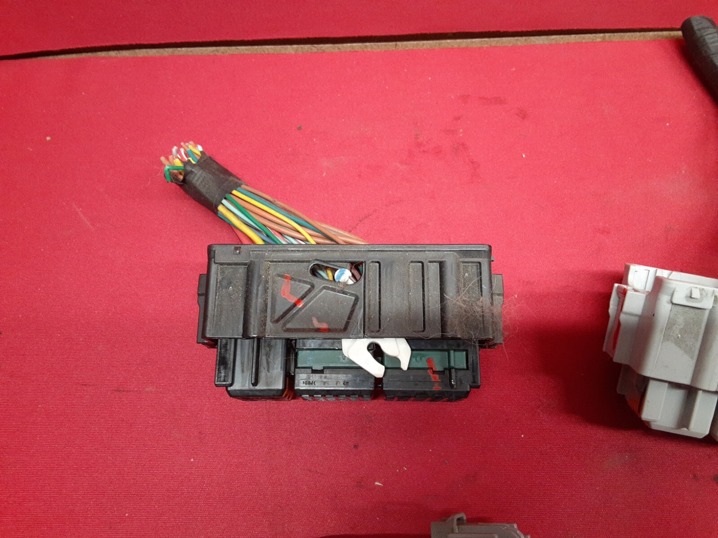 2007 - 2009 Chevy Equinox 08-09 Pontiac Torrent Junction Block 25966741 PIGTAILS