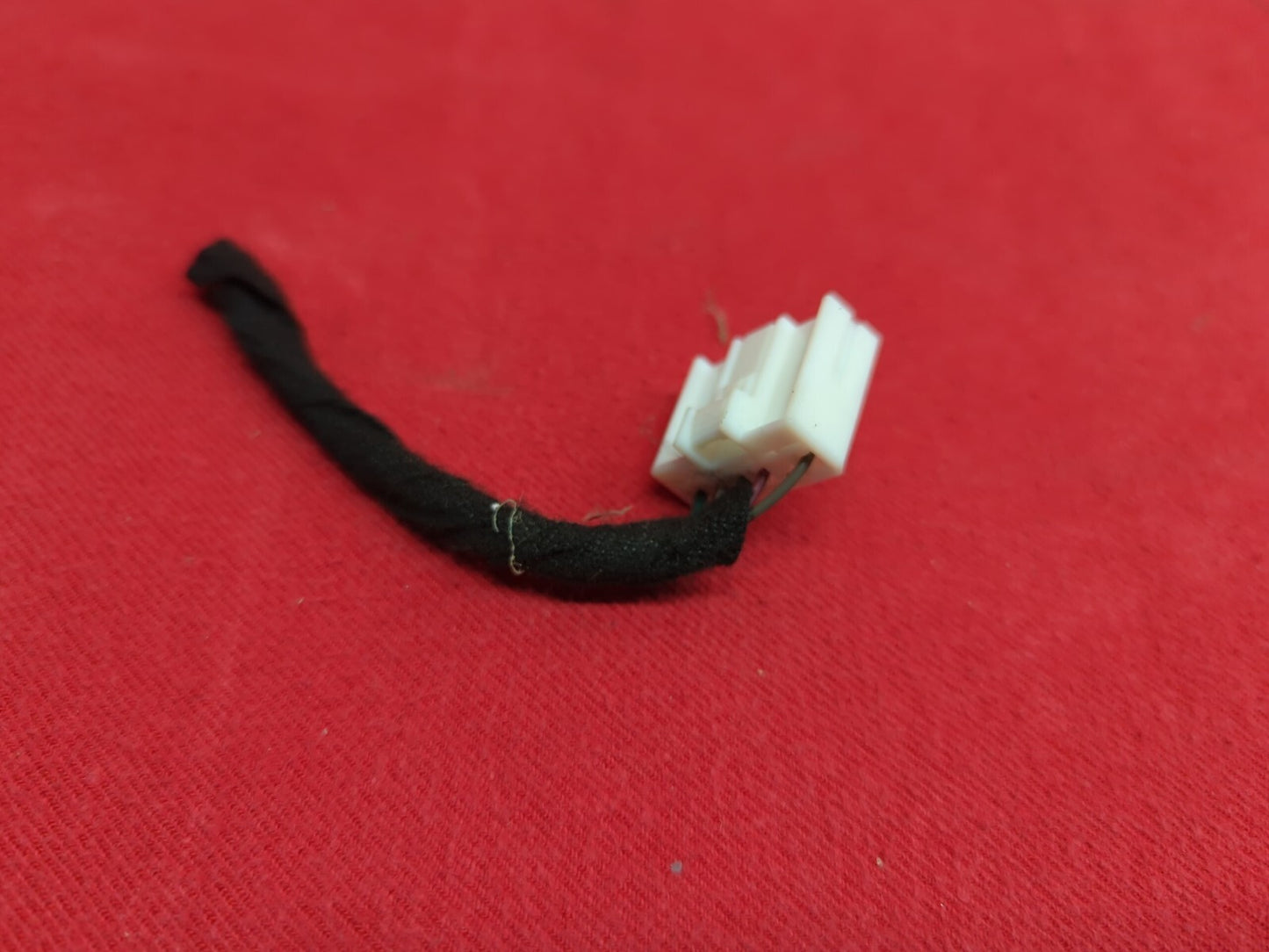 2008 - 2010 Saturn Vue / 2012 - 2015 Captiva - Rear Wiper Motor - PIGTAIL