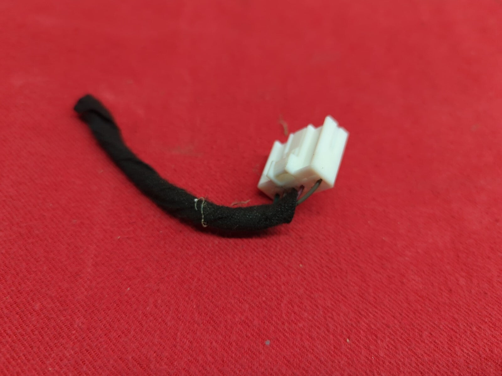 2008 - 2010 Saturn Vue / 2012 - 2015 Captiva - Rear Wiper Motor - PIGTAIL