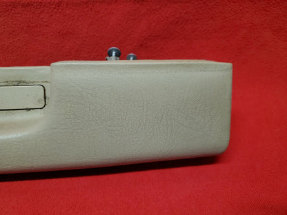 2005 2006 2007 2008 Chevrolet Chevy Trailblazer REAR RIGHT Door Arm Rest Tan