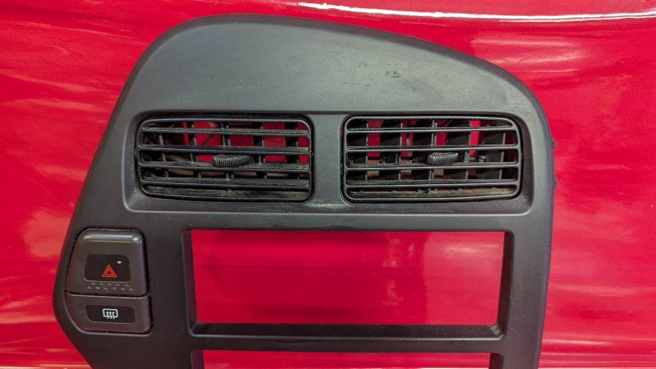 1999 2000 Nissan Pathfinder Radio Climate Air Vent Dash Panel Bezel Trim