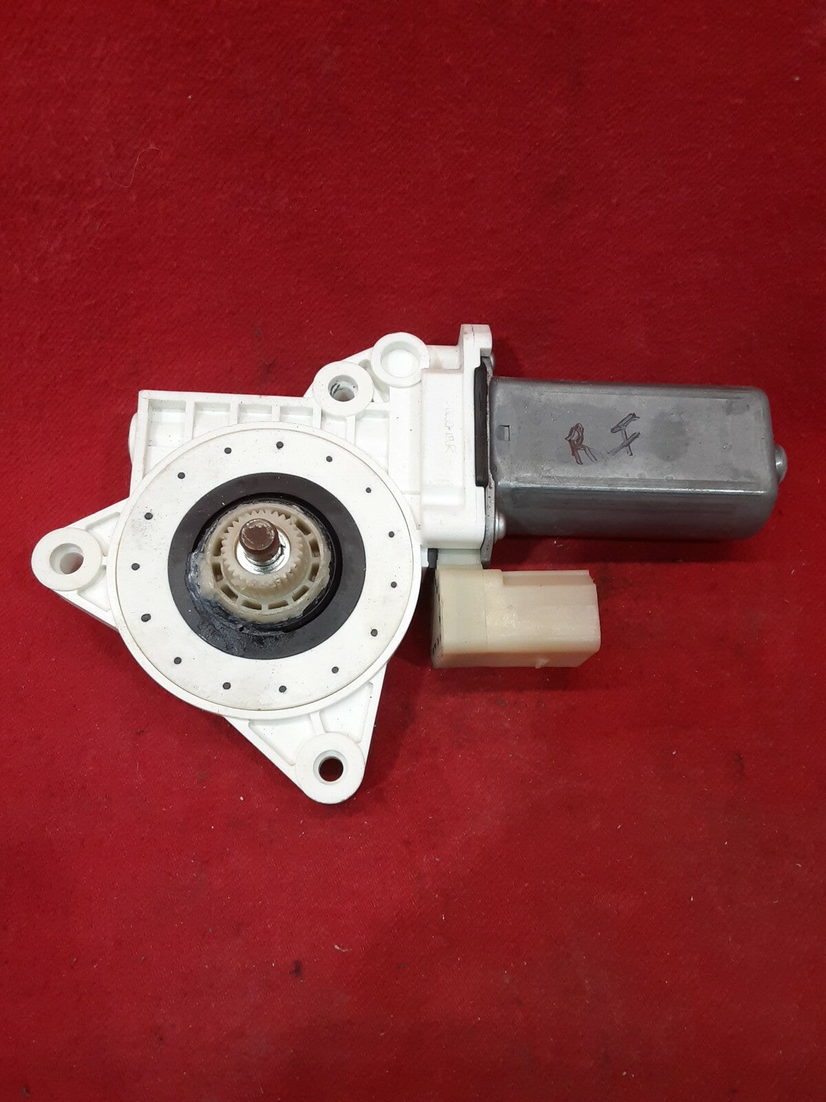 2012 - 2017 BMW 6 Series - Front Right / Passenger Side Window Motor - 7304522