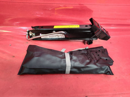 2009-2018 VW Volkswagen Tiguan Emergency Spare Tire Pinch Bottle Jack Tool Set