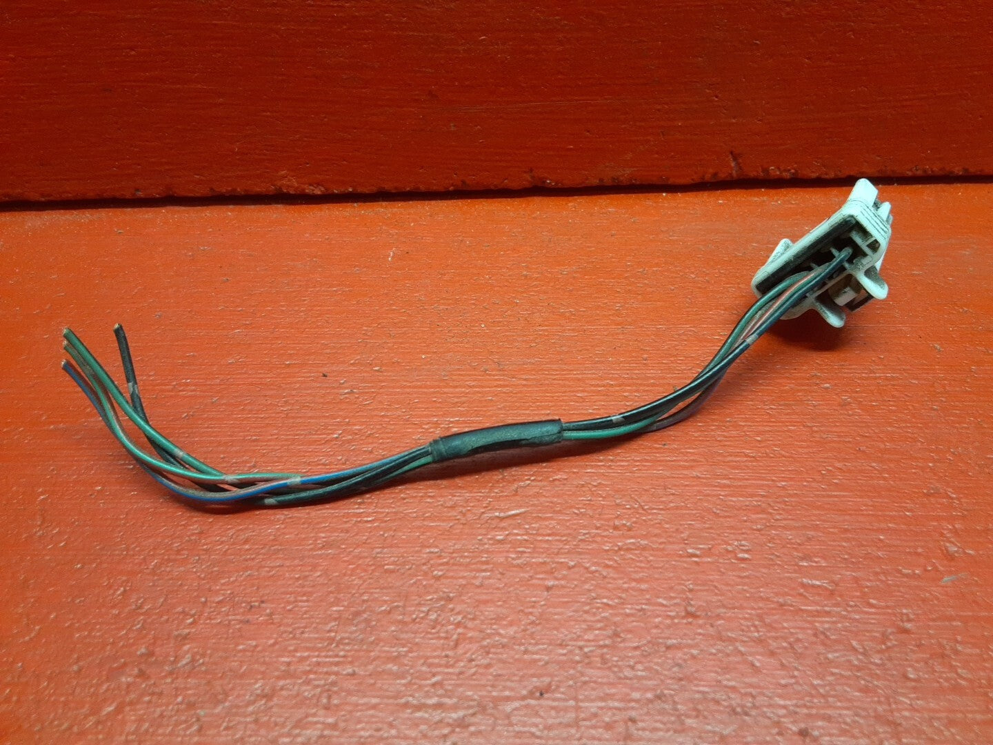 2000 - 2003 Nissan Sentra LEFT REAR Brake Tail Light Harness Bulb Socket PIGTAIL