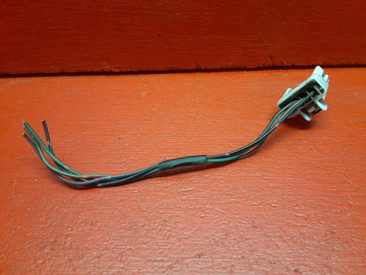 2000 - 2003 Nissan Sentra LEFT REAR Brake Tail Light Harness Bulb Socket PIGTAIL