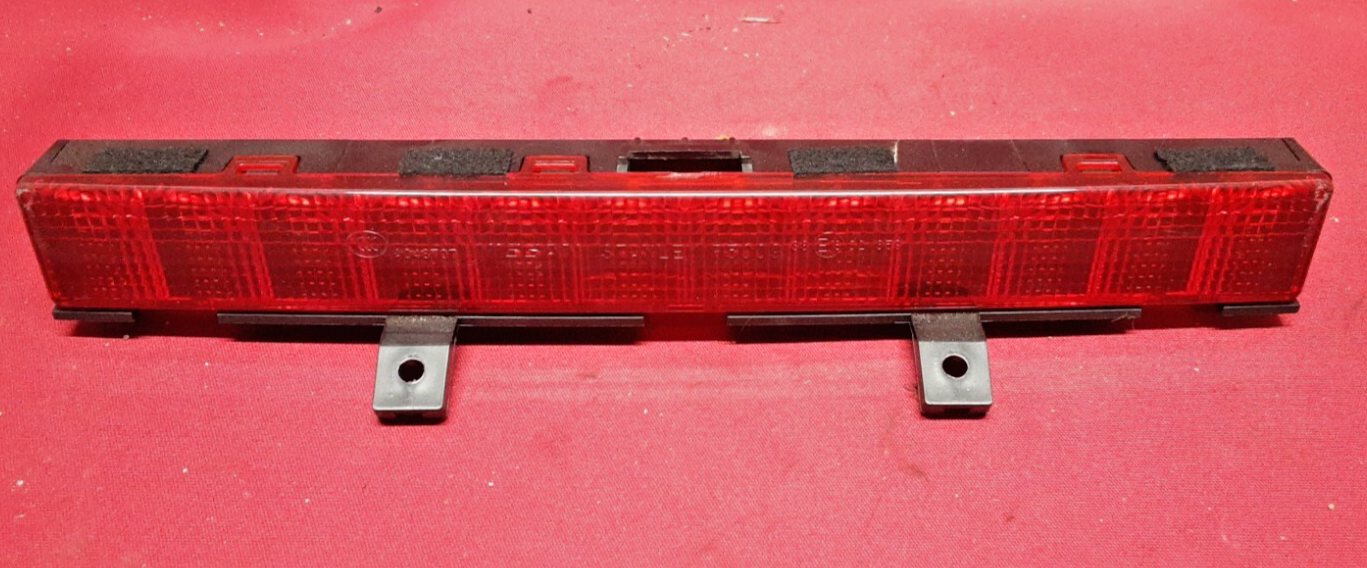 2011 - 2019 Infiniti High Mount Third 3rd Brake Light Stop Lamp 	26590-1MA0A
