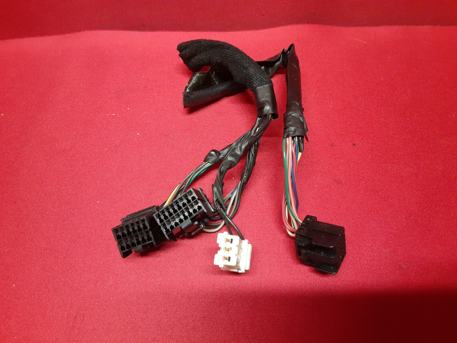 2011 - 2013 Kia Sorento Lambda 2 II Speedometer Cluster 94001-1U010 - PIGTAILS