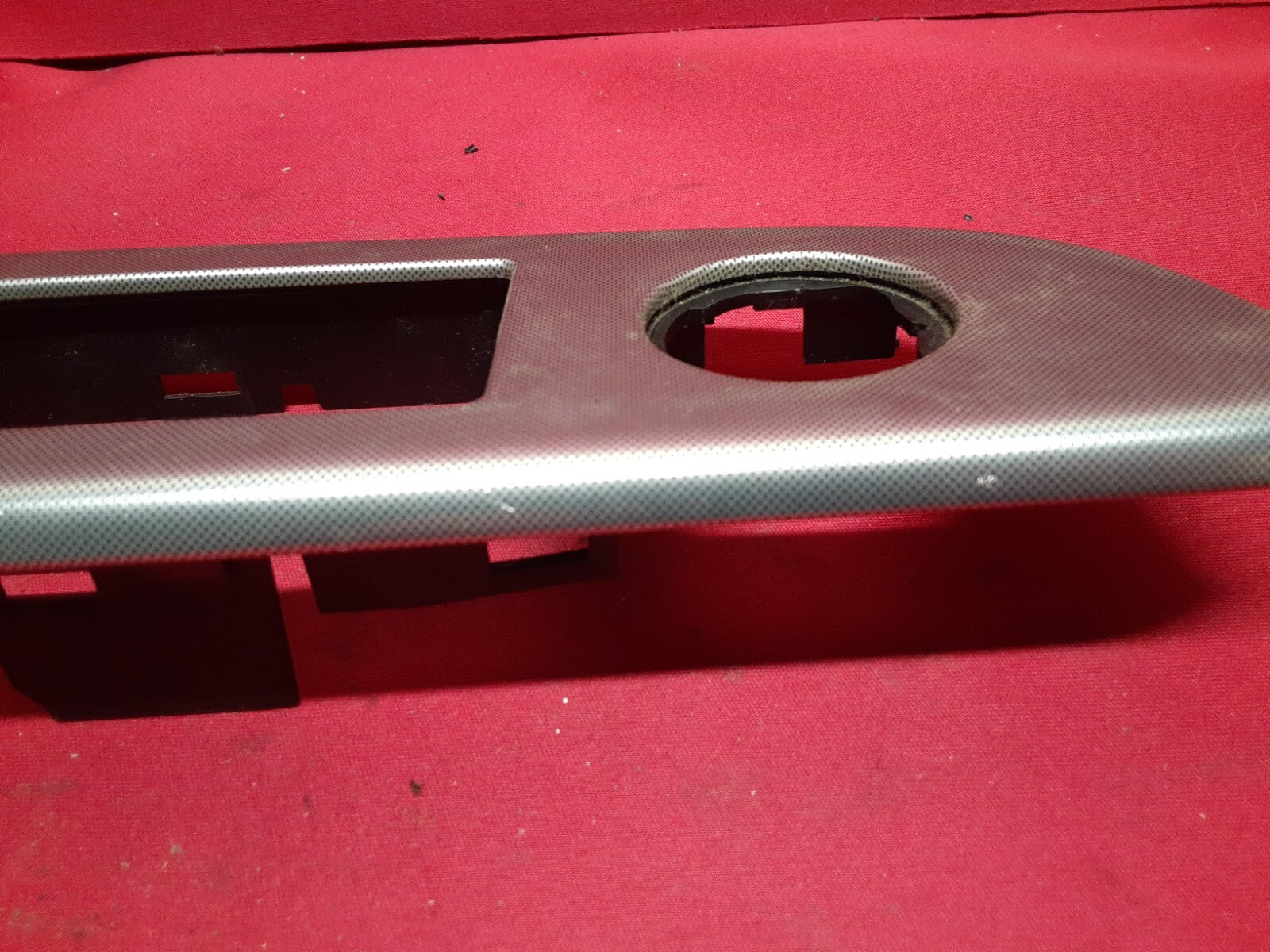 2006 - 2010 Jeep Grand Cherokee LEFT Master Window Door Bezel X35008303TJ