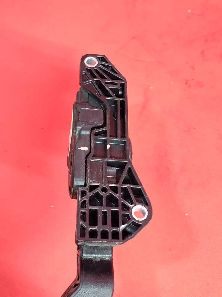 2011-2020 Dodge Ram Pickup Accelerator Gas Foot Pedal 68043161AD