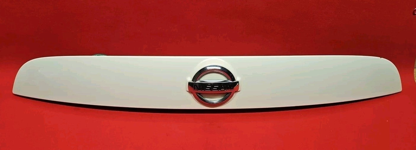 2011 - 2014 Nissan Juke Rear Liftgate Hatch Handle Finish Panel w/ Camera - QX1