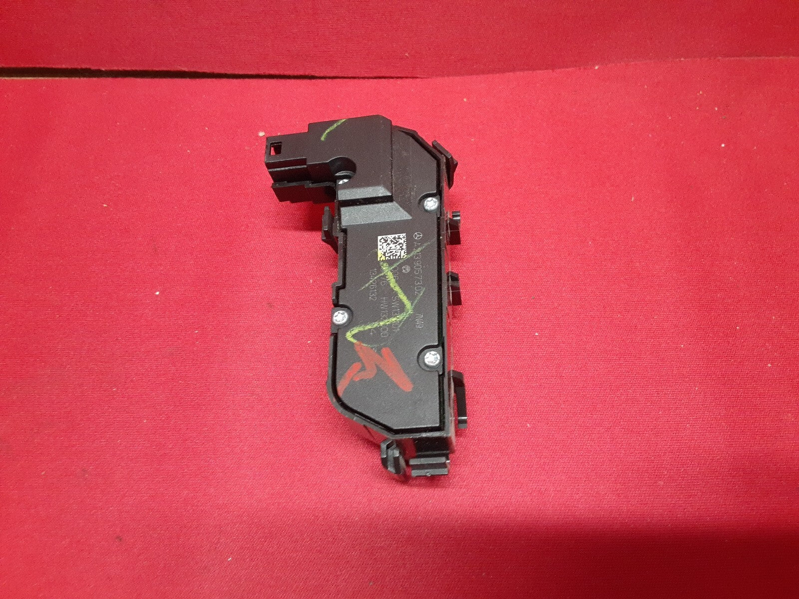 Mercedes Benz C Class c300 LEFT DRIVER DOOR Seat Heat Switch Silver A2139057302