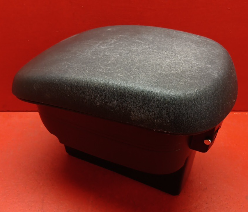 2010 - 2012 Kia Soul STORAGE CENTER CONSOLE ARMREST ARM REST LID