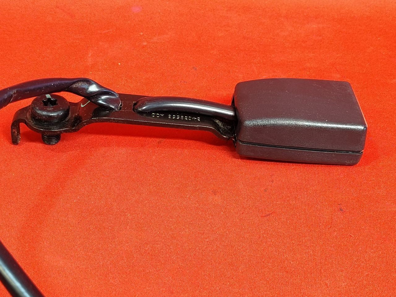 2009-2012 Jeep Liberty FRONT LEFT DRIVER Seat Belt Buckle Tongue Black