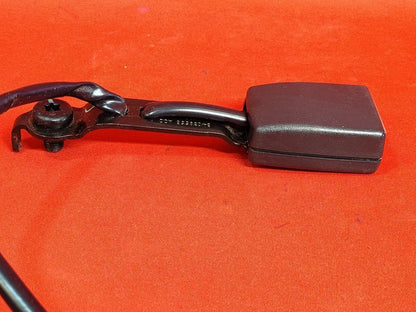 2009-2012 Jeep Liberty FRONT LEFT DRIVER Seat Belt Buckle Tongue Black