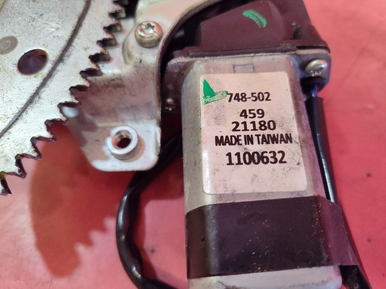 2000-2006 Toyota Tundra FRONT LEFT DRIVER Power Window Regulator Motor Set
