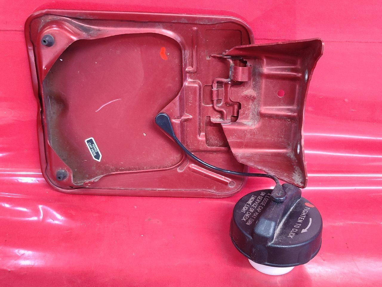 2007 2008 Dodge Charger Fuel Filler Door Lid w/ Cap PRH: Inferno Red Crystal